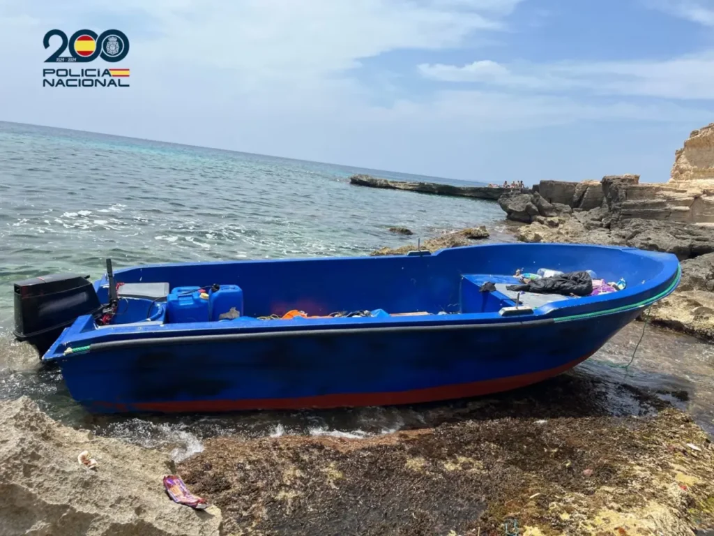 Alerten de la desaparició rumb a Mallorca d'una barca amb 29 persones migrants