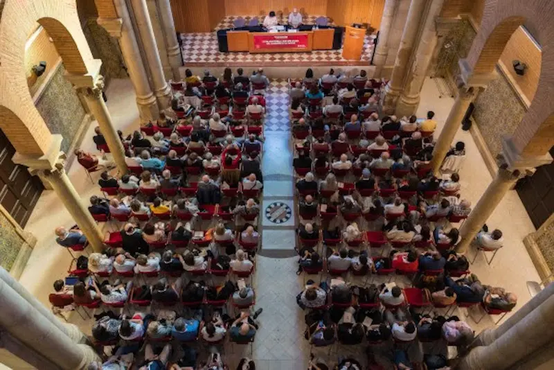 Denuncien que la catalanofòbia continua condicionant la percepció social del català i afebleix la llengua