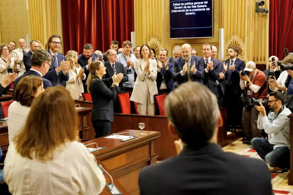 Balanç de legislatura per a la llengua: de les mesures regressives a una passivitat irresponsable