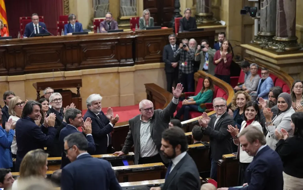 Lluís Puig recupera el seu escó després de nou anys d’exili forçat i reitera el seu compromís de continuar lluitant per la independència